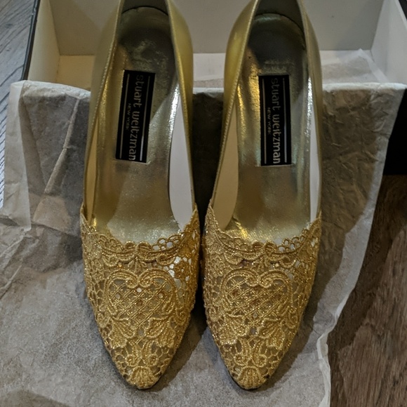STUART WEITZMAN Gold Sheer Mesh Embroidered Pumps - Picture 2 of 8
